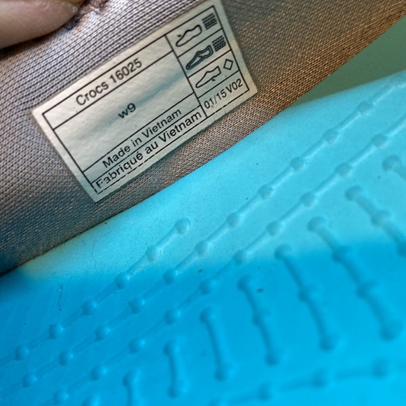 - Crocs  light gray slip on shoes size 9 - Picture 6 of 6